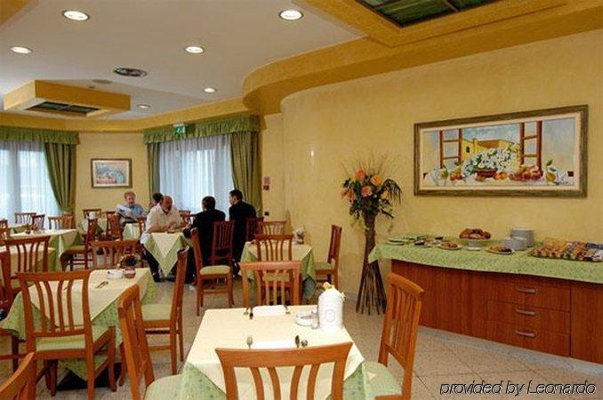 Point Hotel Conselve Ristorante foto
